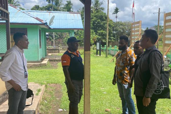 Diskusi dengan Para Perangkat Kampung Kweel